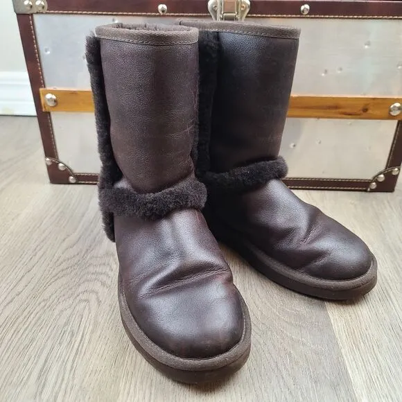 UGG Carter Leather Boots size 6