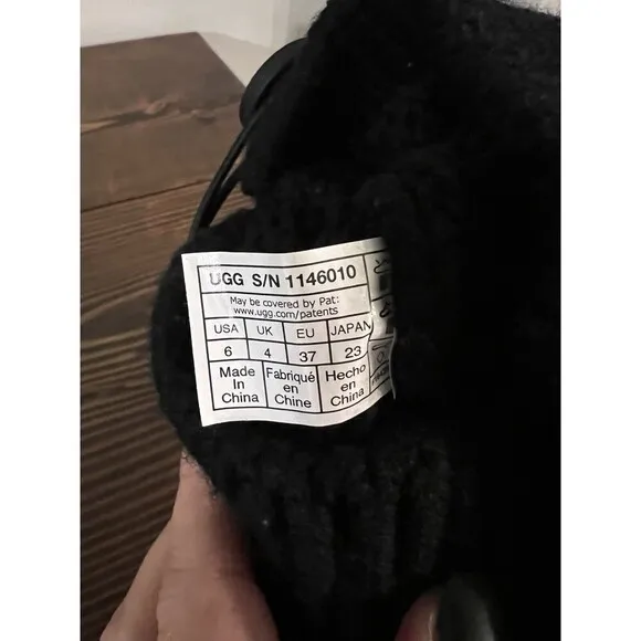 Uggs Australia UGG Classic Cardi Cabled Knit Boots Black Size 6