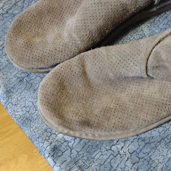Ugg suede ankle boot