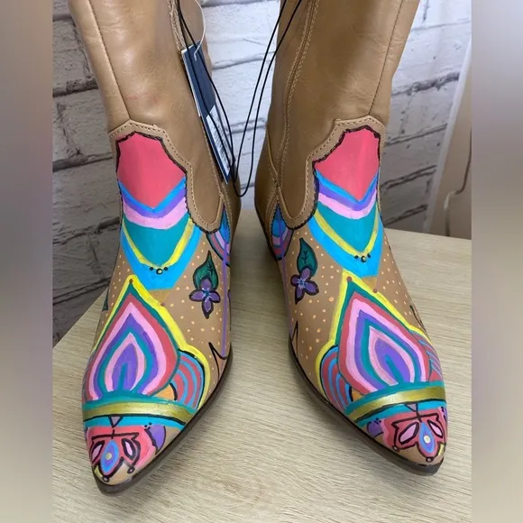Universal Thread Southwestern Boho Leather Floral Cowboy Western Boots size 8.5