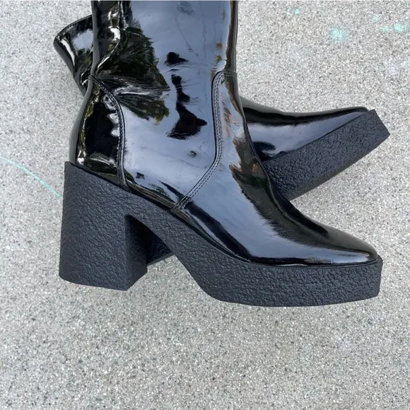 UO urban outfitters Patent Leather Chunky Heeled Aria Boots new without box goth