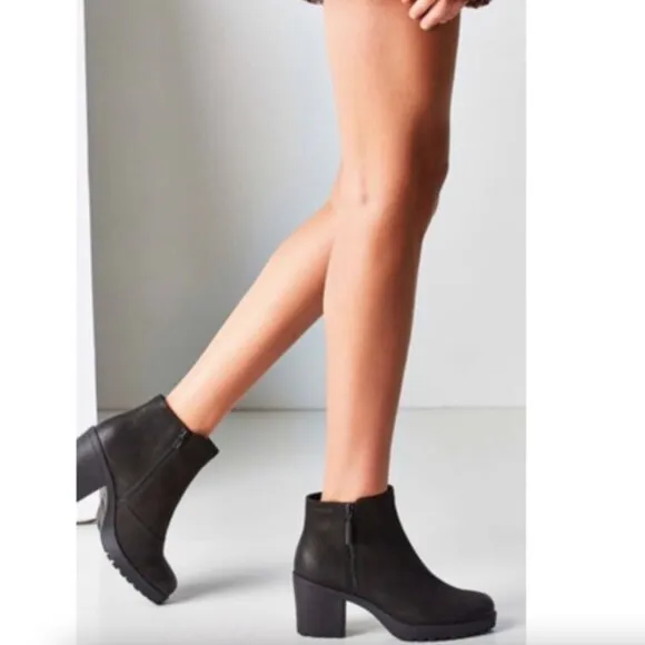 Vagabond black pebbled textured leather Grace lug heeled chunky ankle boots