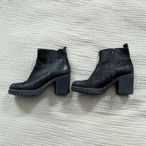 Vagabond black pebbled textured leather Grace lug heeled chunky ankle boots