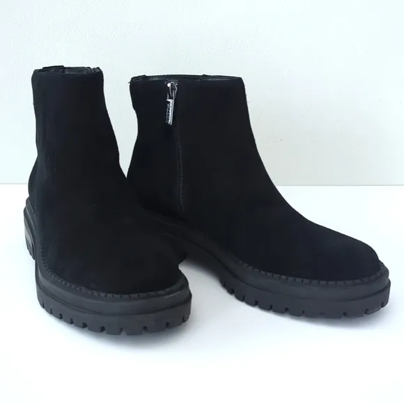 Valdini Lug Sole Suede Waterproof Black Boots  Canada Kayla size 8 LIKE NEW