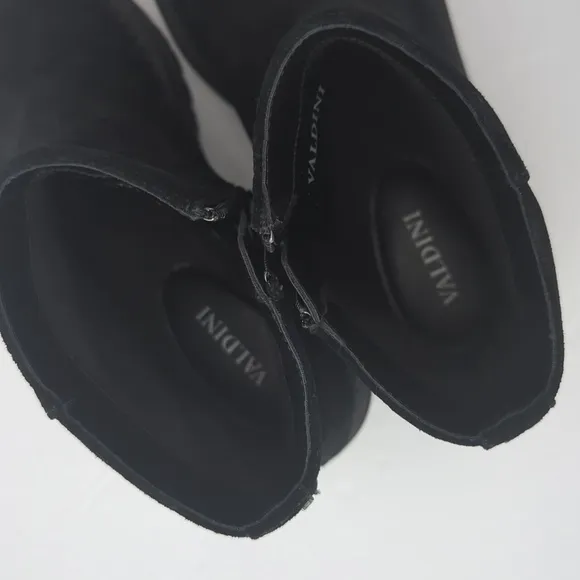 Valdini Lug Sole Suede Waterproof Black Boots  Canada Kayla size 8 LIKE NEW