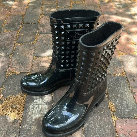 Valentino Garavani Black Rockstud  Rain Boots. Size 36