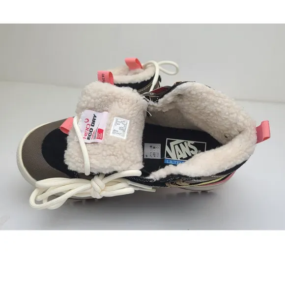 VANS Ultrarange Exo Hi Water Repellent Shoe Sherpa Lined Boots Girls 3.5