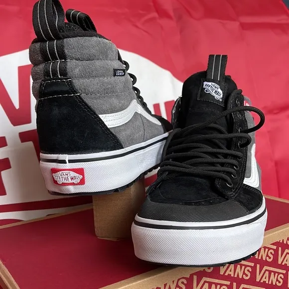 Vans WMNS Sk8-Hi Mte-2Pewter/BlackVN0A5KYCPBQ boots - sneakers
