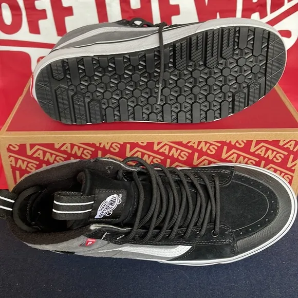 Vans WMNS Sk8-Hi Mte-2Pewter/BlackVN0A5KYCPBQ boots - sneakers