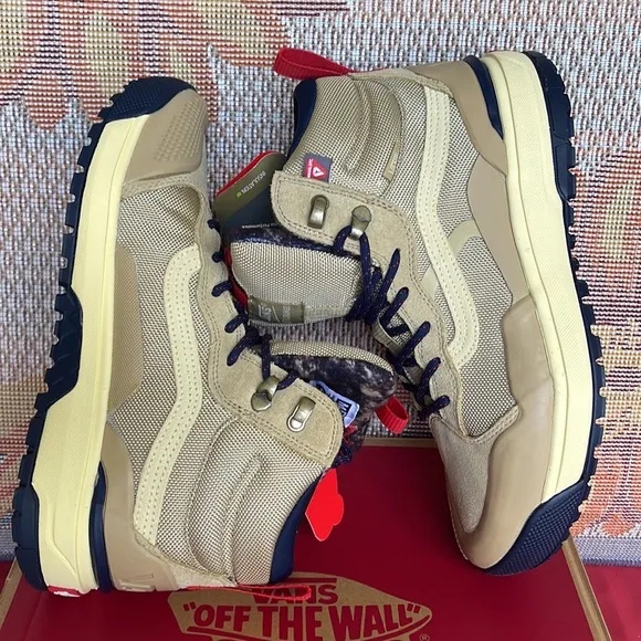Vans WMNS Ultrarange ExoTaos TaupeVN0A4BVSYUUSneakers Boots