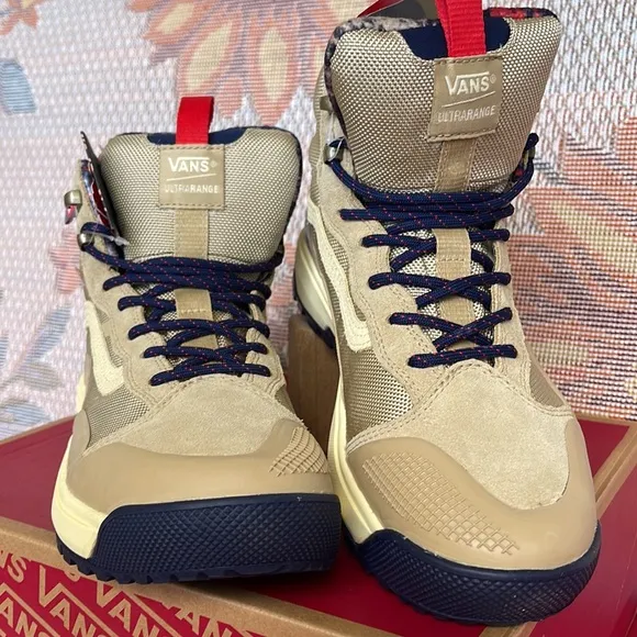 Vans WMNS Ultrarange ExoTaos TaupeVN0A4BVSYUUSneakers Boots
