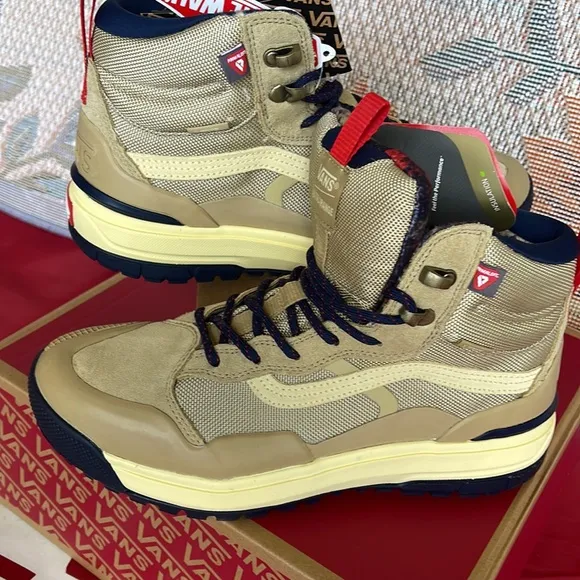 Vans WMNS Ultrarange ExoTaos TaupeVN0A4BVSYUUSneakers Boots