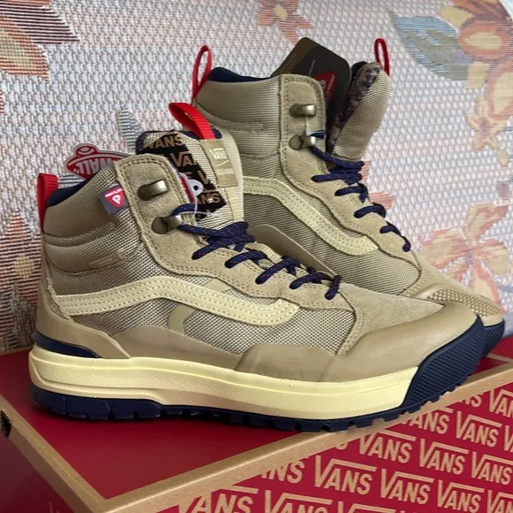 Vans WMNS Ultrarange ExoTaos TaupeVN0A4BVSYUUSneakers Boots