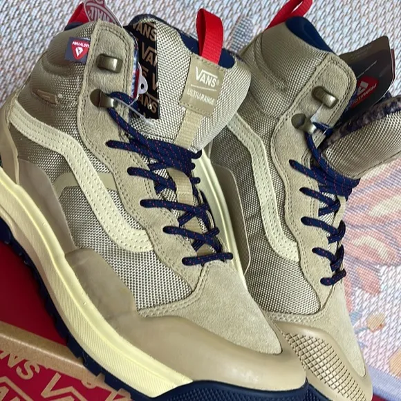 Vans WMNS Ultrarange ExoTaos TaupeVN0A4BVSYUUSneakers Boots