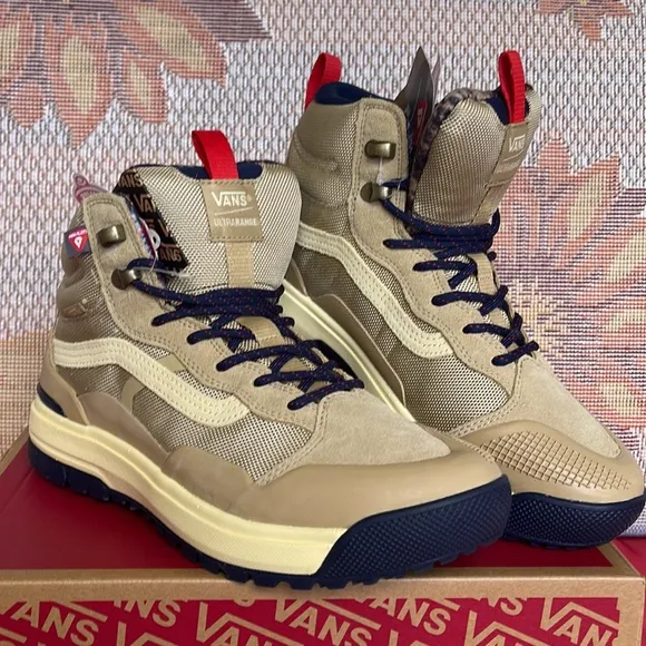 Vans WMNS Ultrarange ExoTaos TaupeVN0A4BVSYUUSneakers Boots