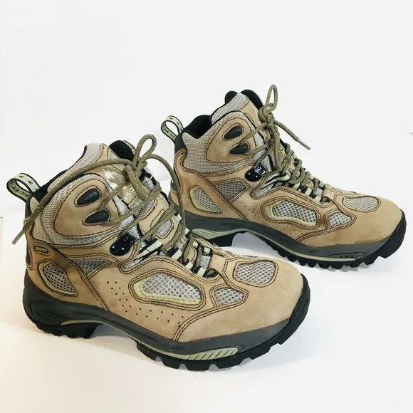 VASQUE Breeze Women’s Gore-Tex Hiking Boots Sz 9.5M 7465 Vibram Sole