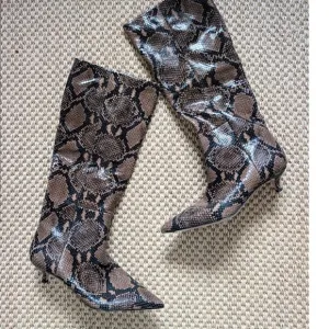VERONICA BEARD Freda Espresso Snake Embossed Leather Pointed Toe Kitten Boots 6