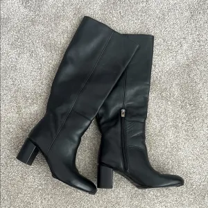 Via Spiga Black Leather Chunky Heeled Tall Boots Sz 5