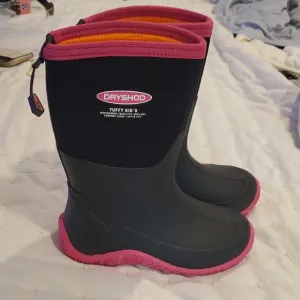Vibrant Black and Pink Rain &amp; Snow Boots (26)