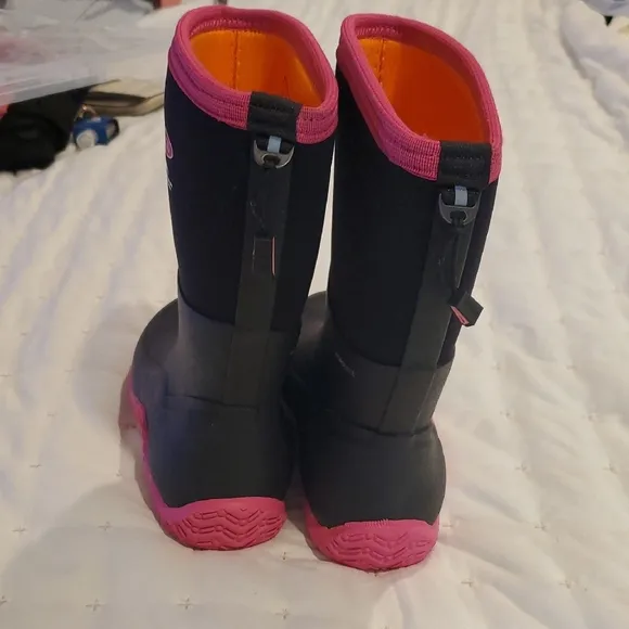 Vibrant Black and Pink Rain &amp; Snow Boots (26)