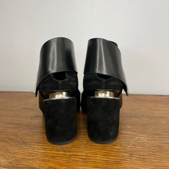 VIC MATIE Size 37 • Black Suede Leather Ankle Boots.