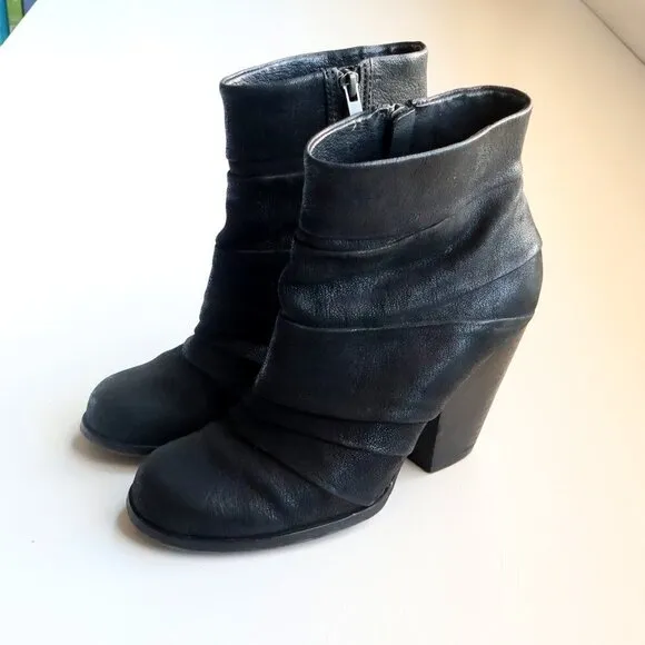 Vince Camuto Black Leather Chunky Stacked Wooden Heel Boots / Booties Size 7