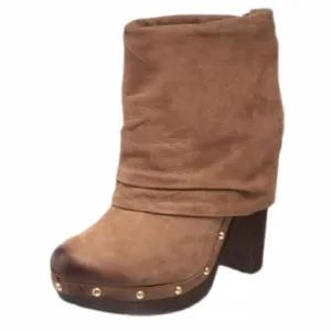 Vince Camuto Distressed Leather CoCo Fold-Over Cuffed Top Clog Booties Size 10