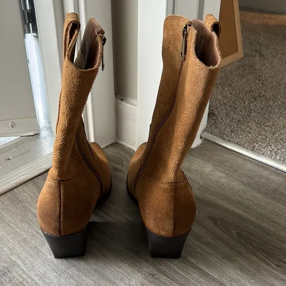 VINCE CAMUTO LEATHER SUEDE BOOTS SIZE 8 1/2 WORN ONCE