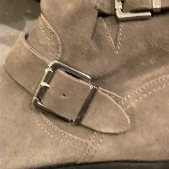 Vince Camuto “Rubina” Gray Suede Moto Boots sz 8.5