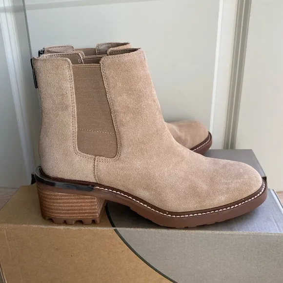 Vince Camuto suede Chelsea Boots Brown/Tan - W 7.5
