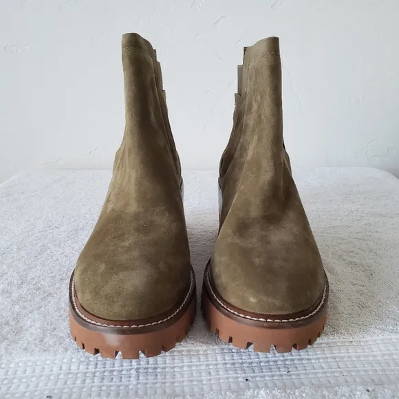 Vince Camuto suede womens dark green color boots size 9,5