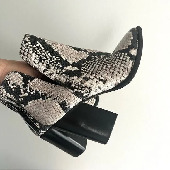 Vince Camuto Gigietta Snake Ankle Boots Black and White Sz 6.5 NWOB