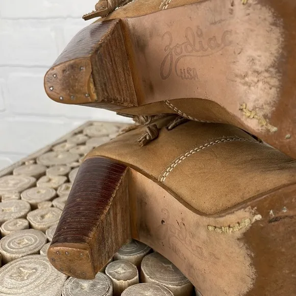 Vintage 70’s Zodiac USA Tan Suede Western Chunky Wooden Heel Cowgirl Boots 5
