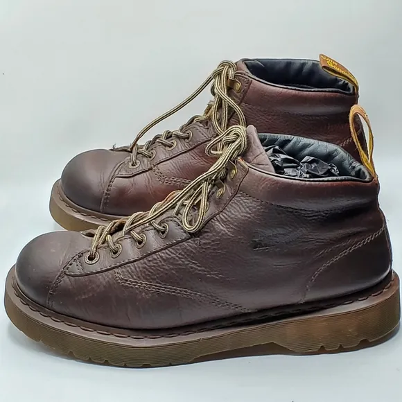 Vintage 90s Y2K chunky 1&quot; sole with a 1.5&quot; heel brown Dr Martens airwair