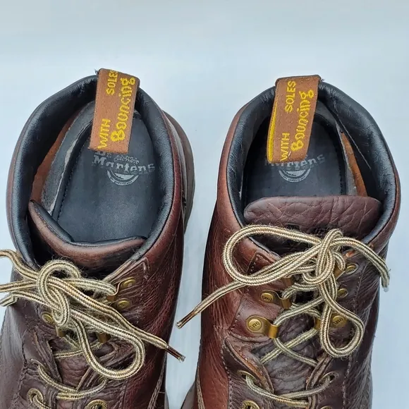 Vintage 90s Y2K chunky 1&quot; sole with a 1.5&quot; heel brown Dr Martens airwair