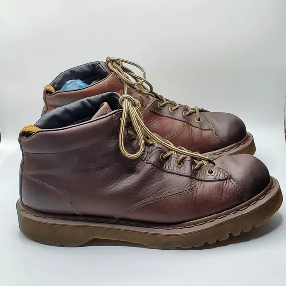 Vintage 90s Y2K chunky 1&quot; sole with a 1.5&quot; heel brown Dr Martens airwair