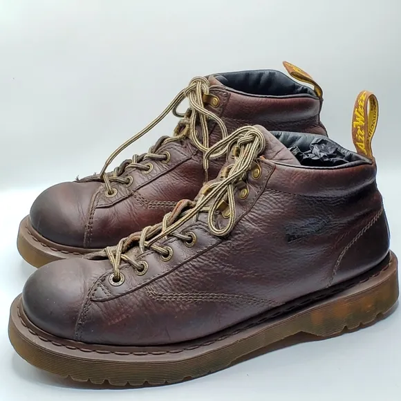 Vintage 90s Y2K chunky 1&quot; sole with a 1.5&quot; heel brown Dr Martens airwair