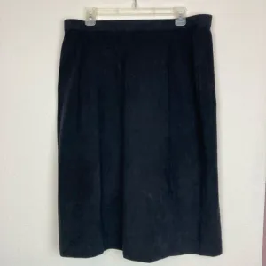 Vintage Faux or Ultra Suede midi skirt in mint condition super chic