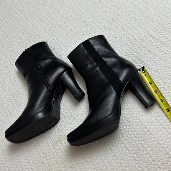 Vintage GNW Black Leather Ankle Boots Size 8 Retro Streetwear Side Zip