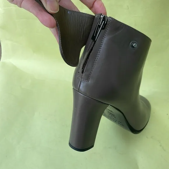 Vintage Grayish Brown Via Spiga All Leather Ankle Boots with Chunky Heel