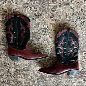 Vintage Leather Embroidered Cowboy Western Boots in Burgundy/Black - 7