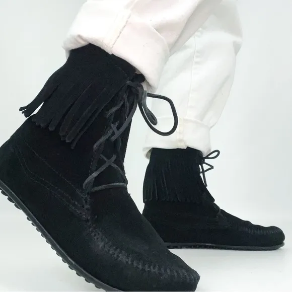 Vintage Minnetonka Fringed Lace-Up Suede Moccasin Boots
