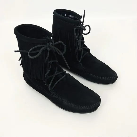 Vintage Minnetonka Fringed Lace-Up Suede Moccasin Boots
