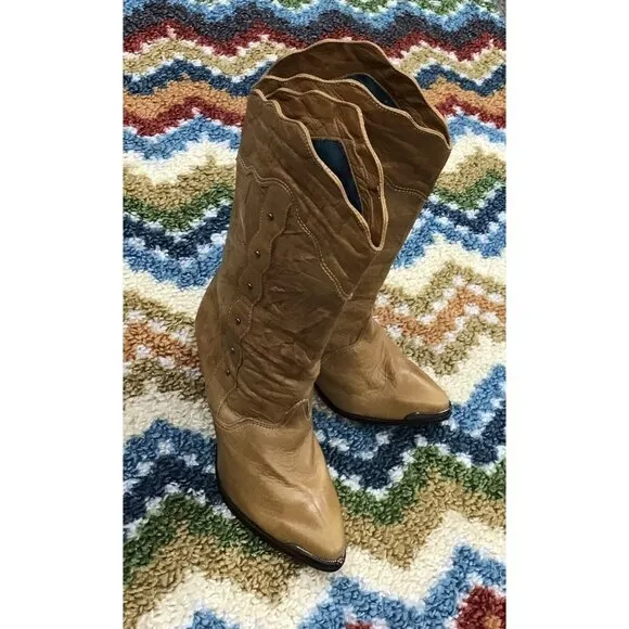 Vintage Sexy Light Brown Womans Zodiac 8.5 Leather High Healed Cowboy Boots