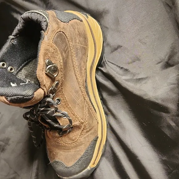 Vintage Timberland Boots. Unisex brown leather lace-up size 12 Y2K