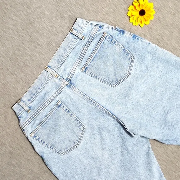 Vintage Wrangler Light Wash High Rise Tapered Leg Baggy Relaxed Mom Jeans