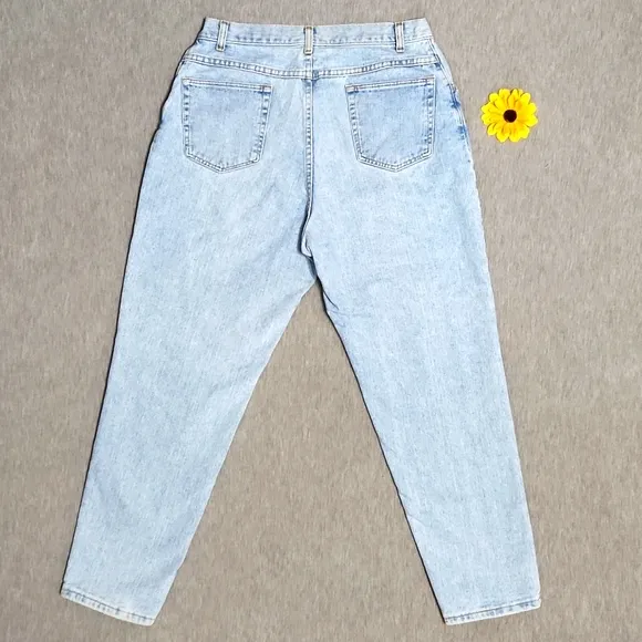 Vintage Wrangler Light Wash High Rise Tapered Leg Baggy Relaxed Mom Jeans