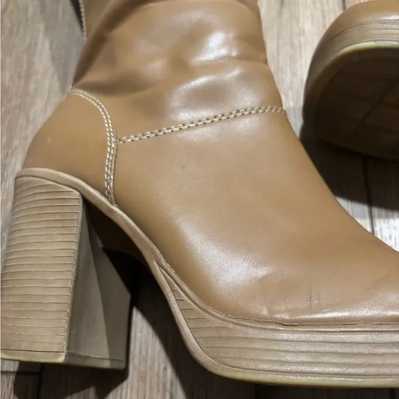 Vintage Y2K Bratz Tan Leather Chunky Heel Boots