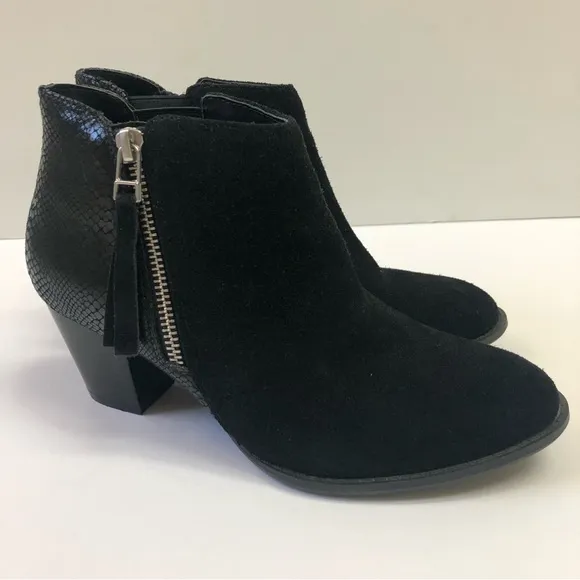 Vionic Anne black side zip booties.