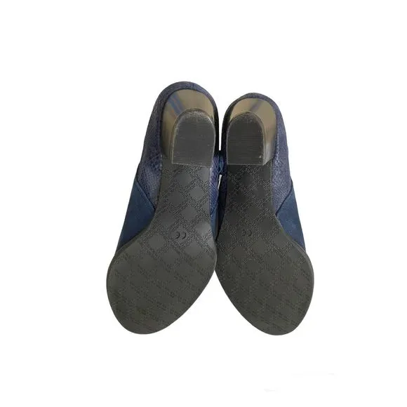 Vionic Blue Suede/ Crocodile  Ankle Boots Sz 8.5